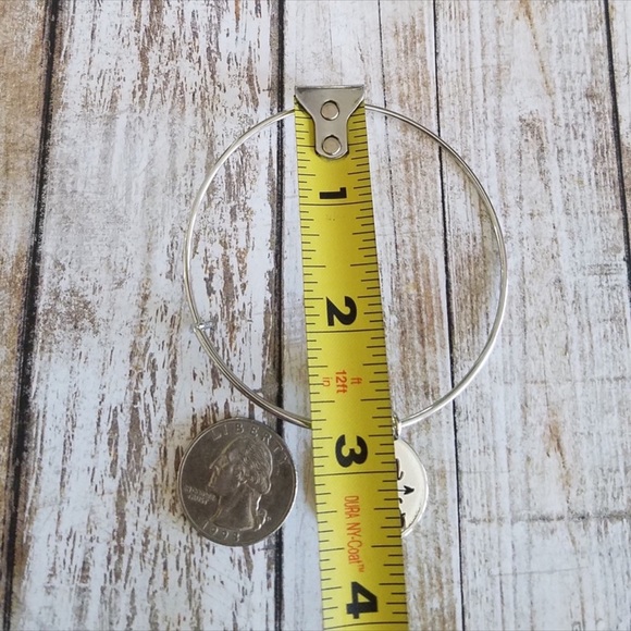 Mom of girls stamped bracelet - Picture 3 of 6